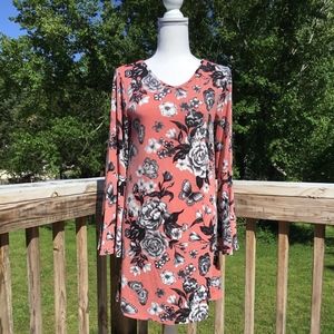 🦋NWT Butterfly & Flower Bell Sleeve Dress